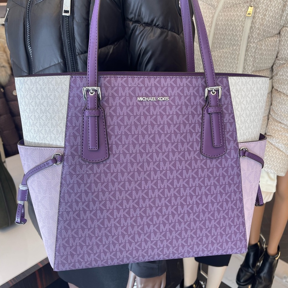MICHAEL KORS Voyager Lg Color-Block Signature Logo Shoulder Tote Bag
Dark Purple